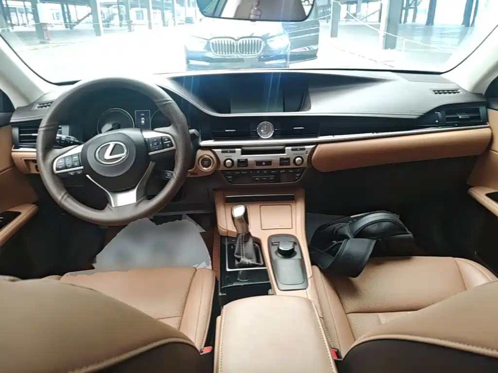 Lexus ES — миниатюра 3