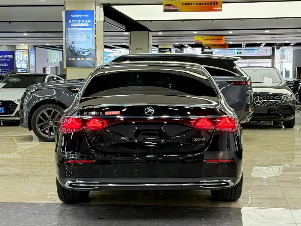 Mercedes-Benz E-Class — миниатюра 6