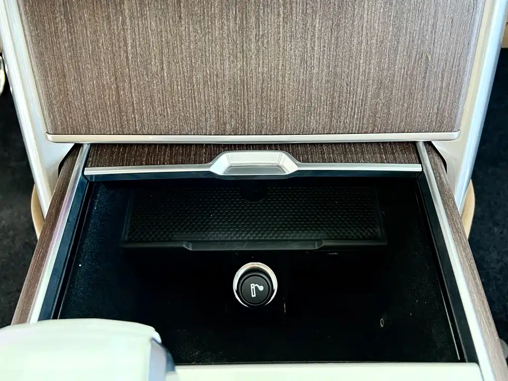 Land Rover Range Rover — миниатюра 16