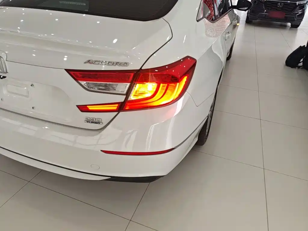 Honda Accord — миниатюра 8
