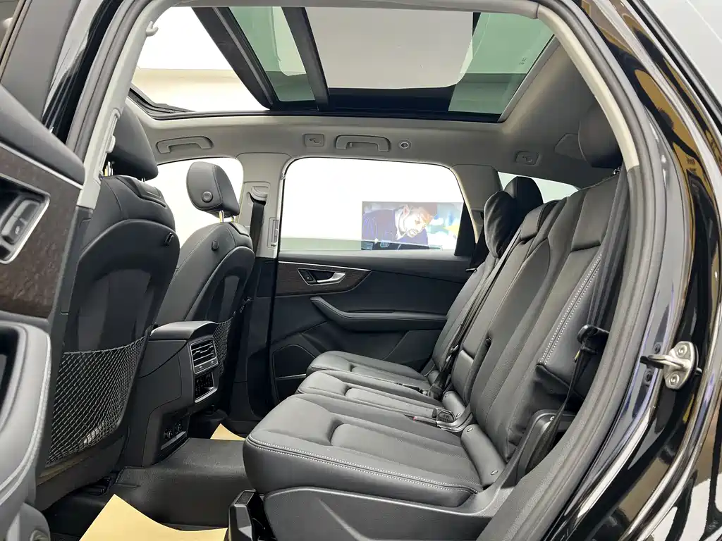 Audi Q7 2024 55 TFSI quattro S line Sport