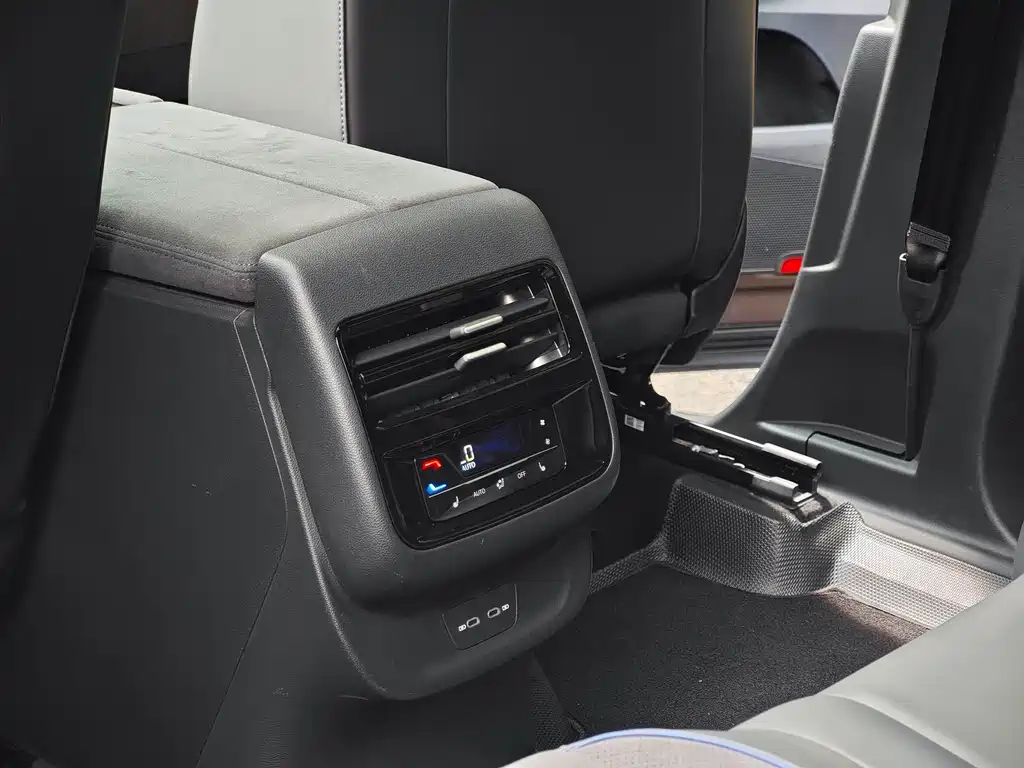 Volkswagen Teramont — миниатюра 10