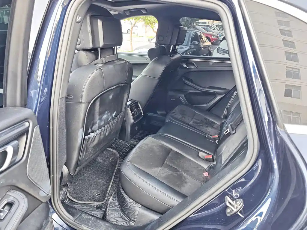 Porsche Macan — миниатюра 8