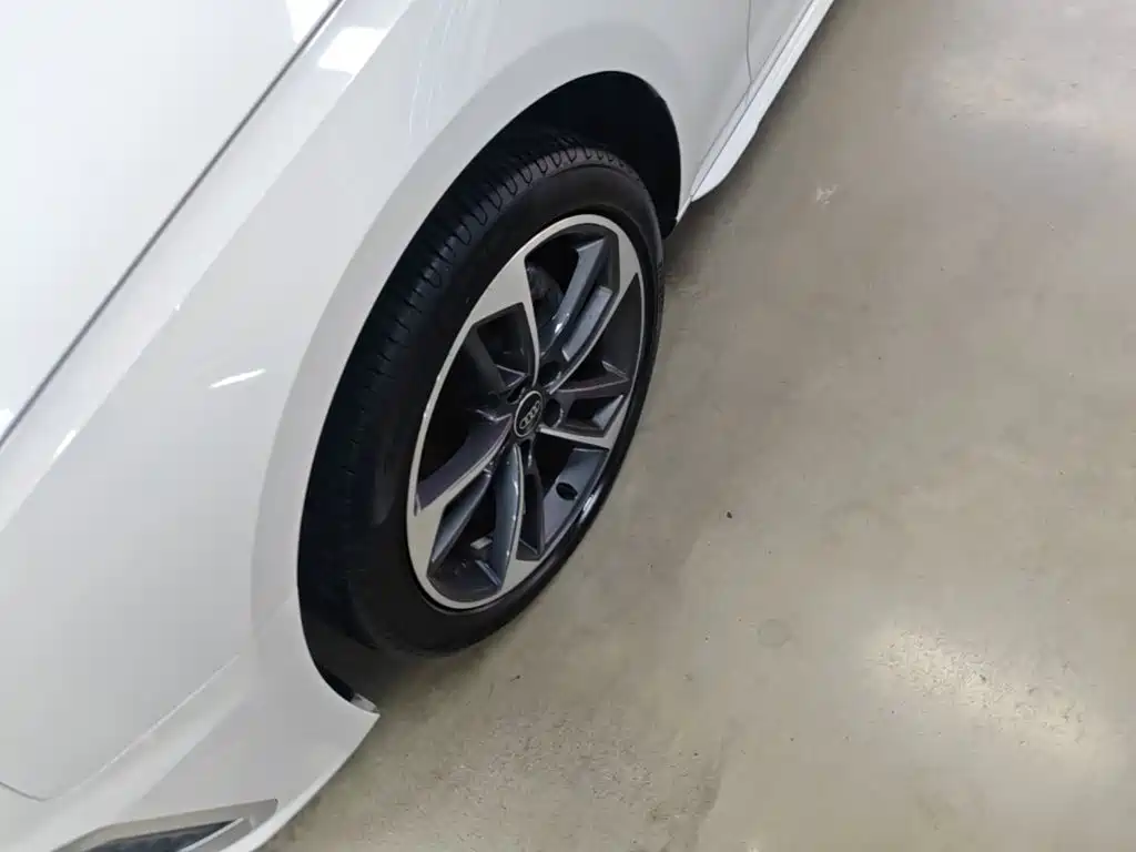 Audi A4L — миниатюра 23