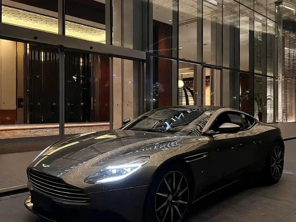 Aston Martin DB11