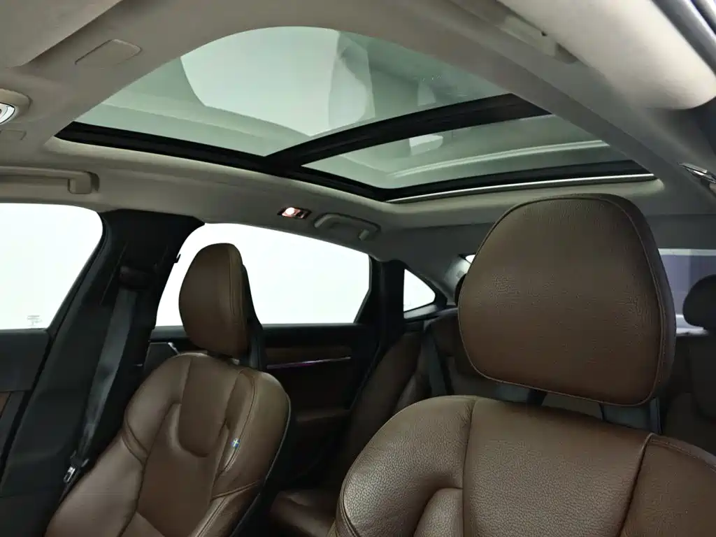 Volvo S90 — миниатюра 12