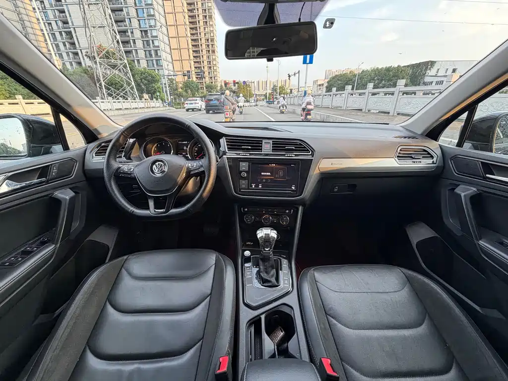 Volkswagen Tiguan L — миниатюра 12