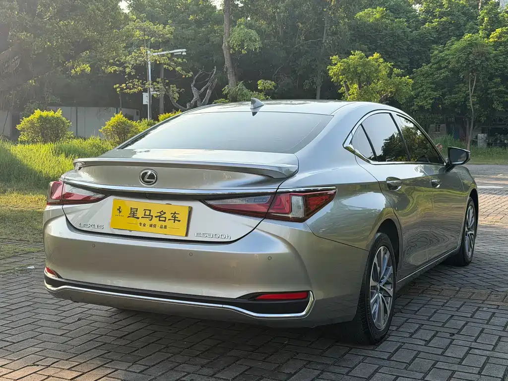 Lexus ES — миниатюра 18