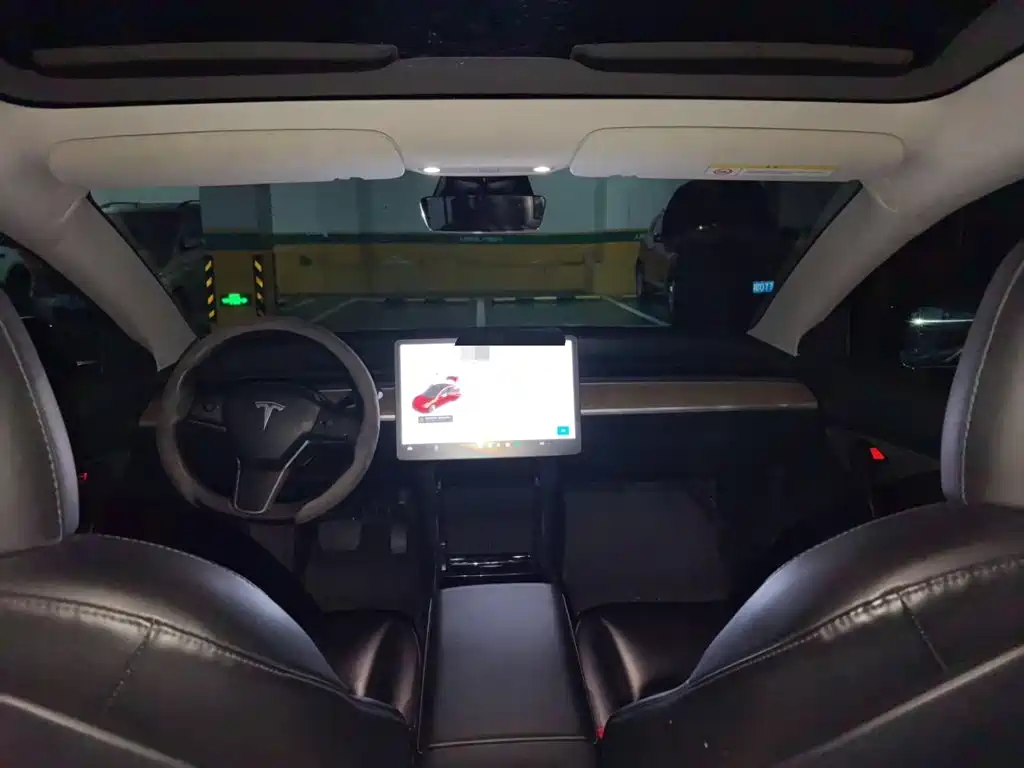 Tesla Model 3 — миниатюра 9