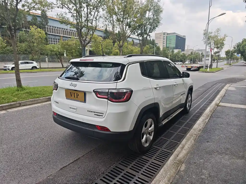 Jeep Compass — миниатюра 8