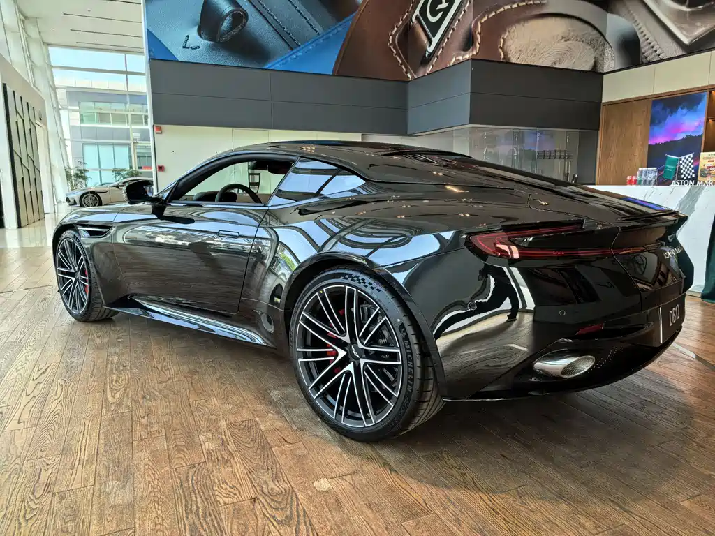 Aston Martin DB12 2025 4.0T V8 Coupe