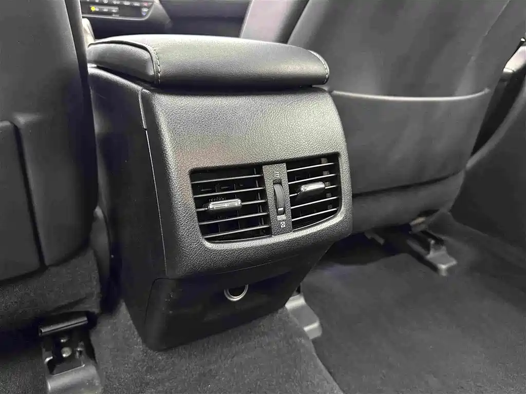 Lexus ES — миниатюра 23