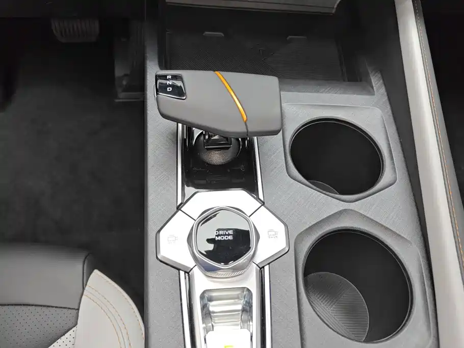 Changan UNI-V iDD — миниатюра 16