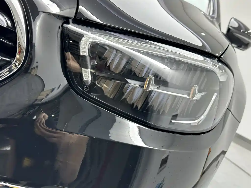 Mercedes-Benz E-Class — миниатюра 21