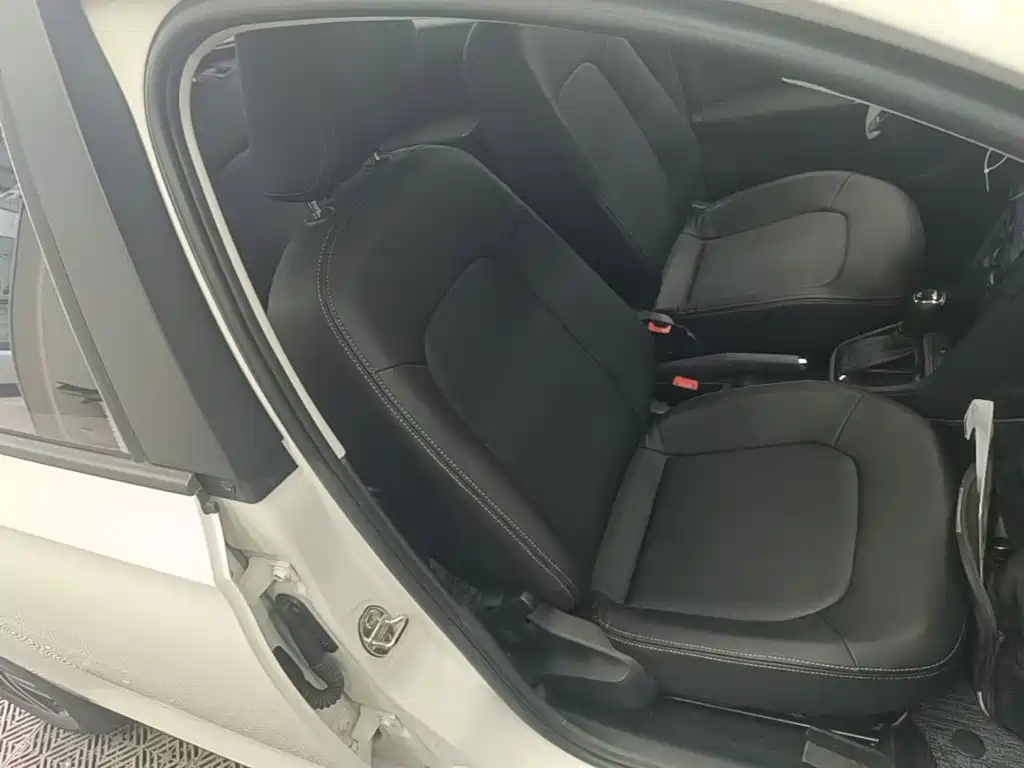 Skoda Rapid Spaceback — миниатюра 25