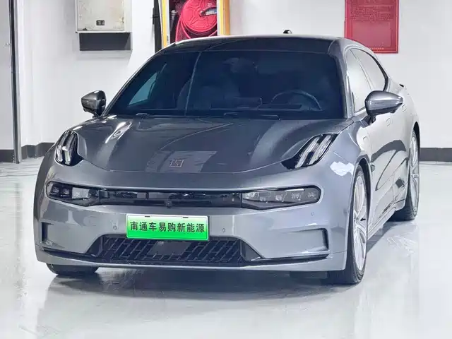 2022 Zeekr 001
