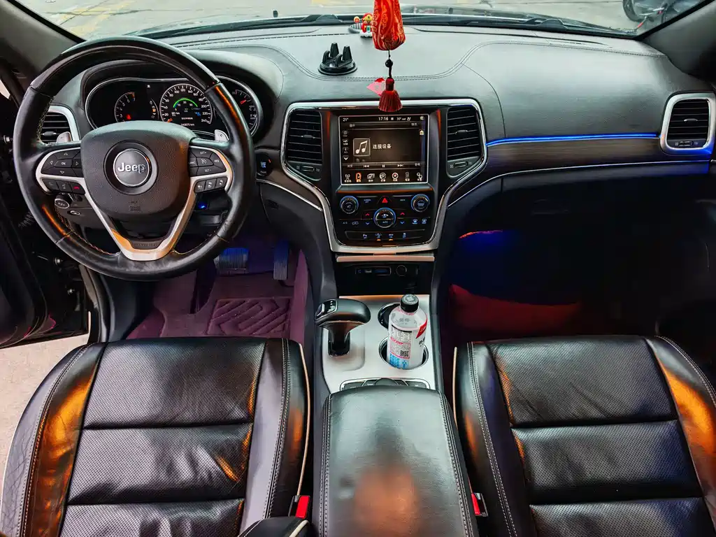 Jeep Grand Cherokee (Import) — миниатюра 15