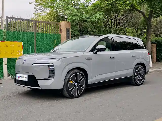 2025 Denza N8