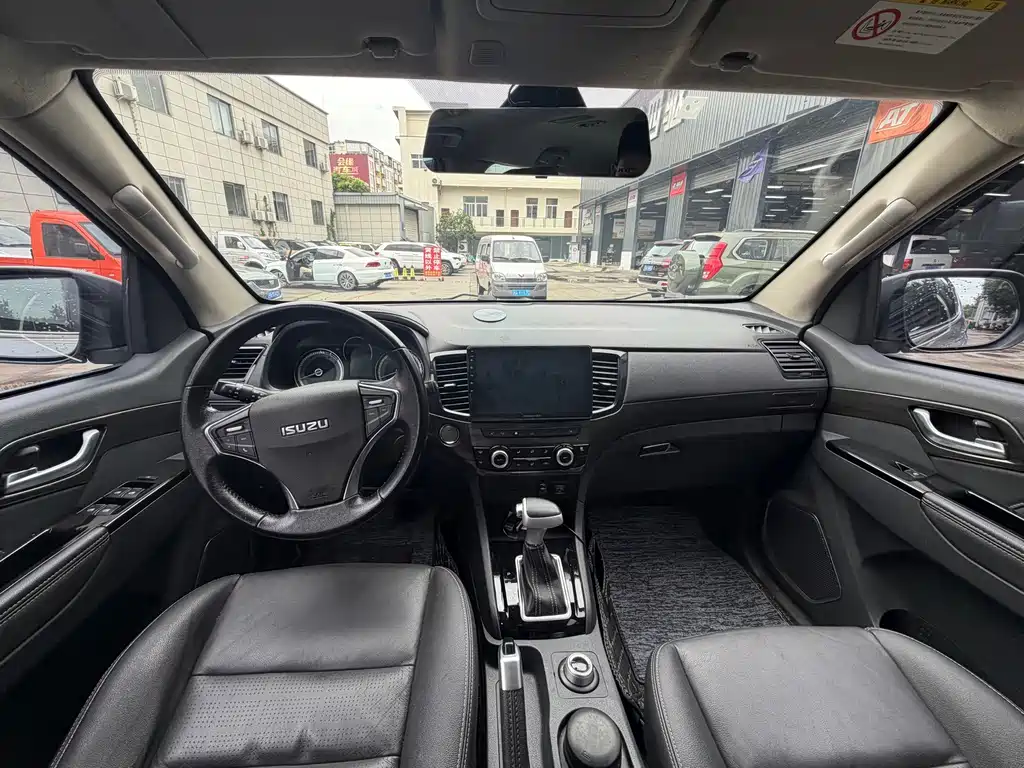 Isuzu MU-X — миниатюра 7