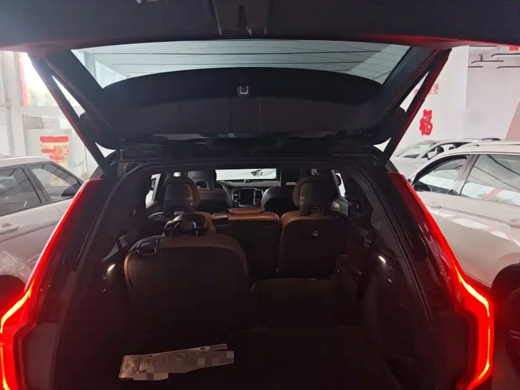 Volvo XC90 — миниатюра 19