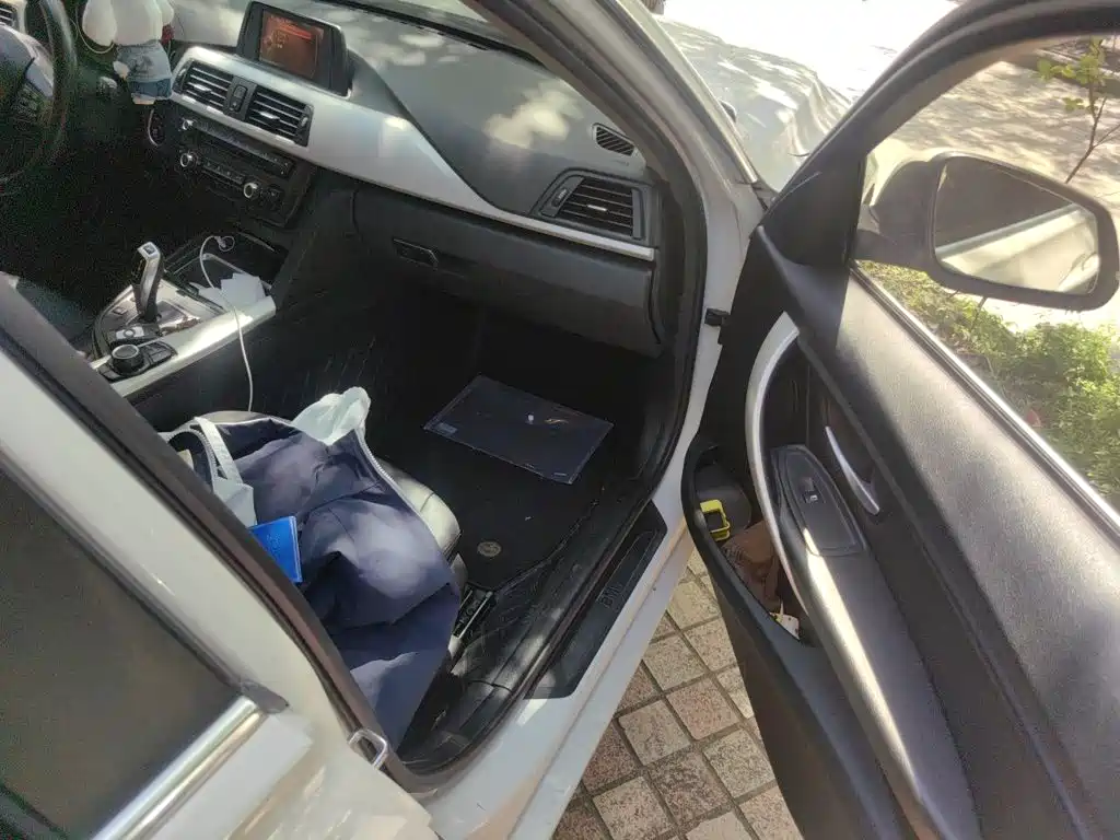 BMW 3 Series — миниатюра 3