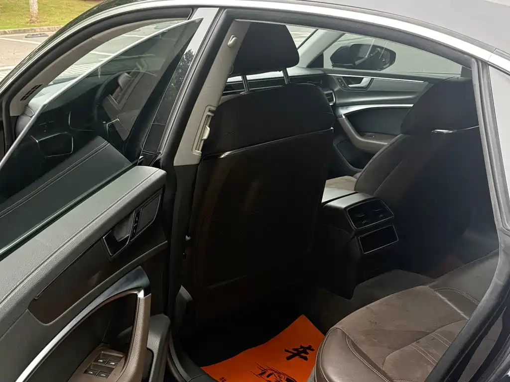 Audi A7L — миниатюра 7