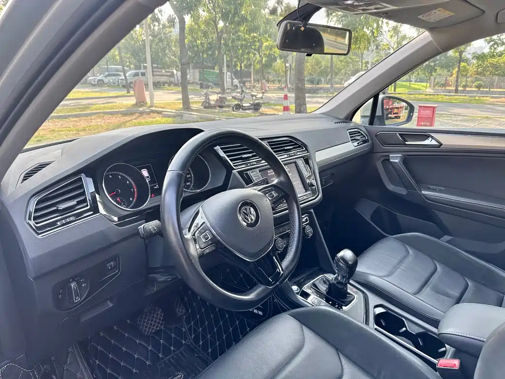 Volkswagen Tiguan L — миниатюра 15