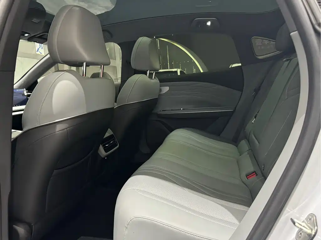 GEELY GALAXY GALAXY E8