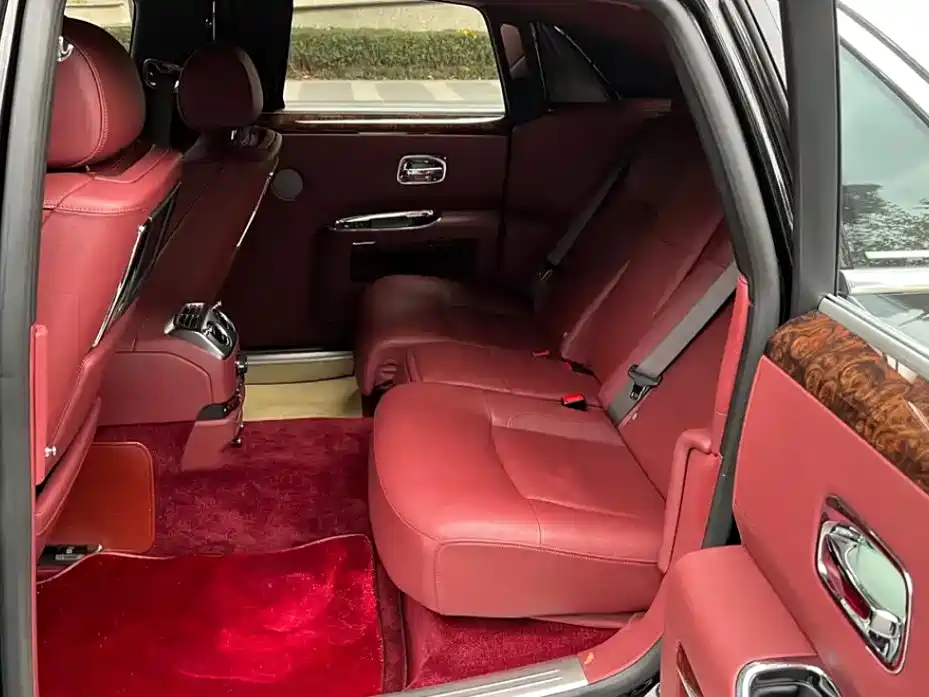 Rolls-Royce Ghost — миниатюра 7