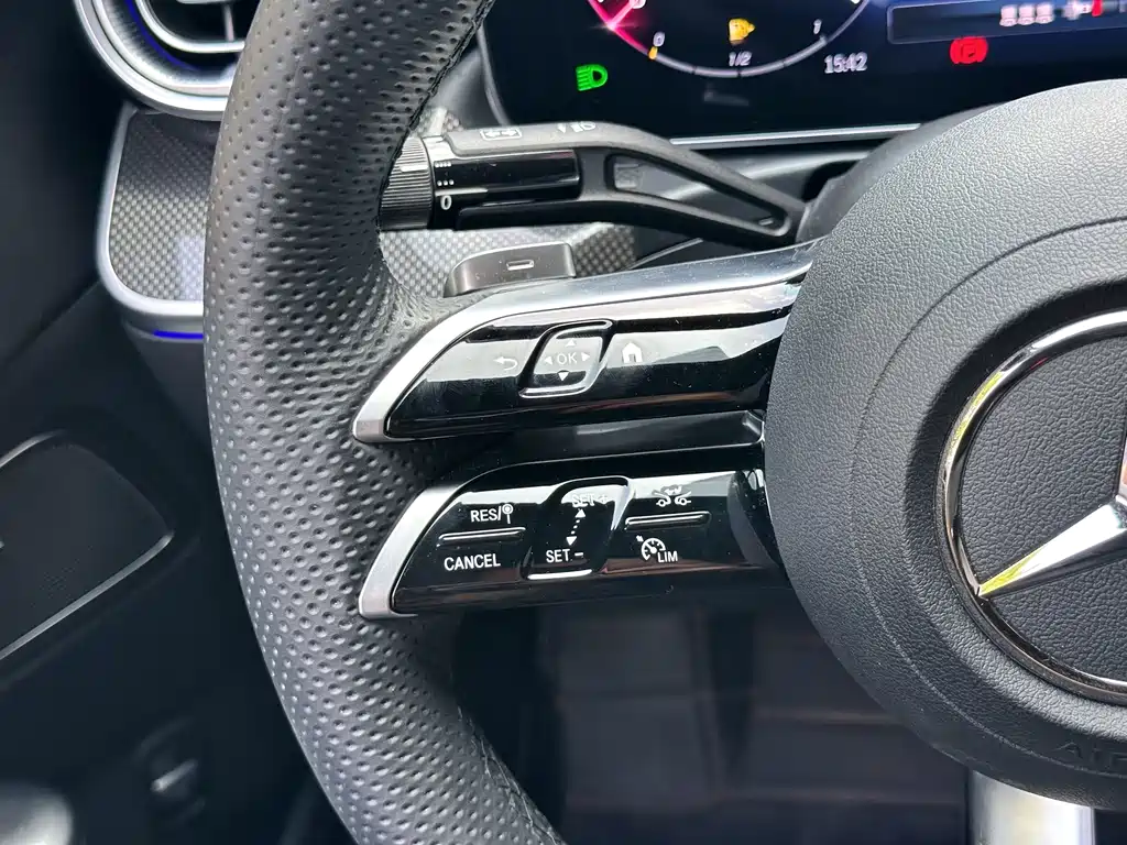 Mercedes-Benz C-Class — миниатюра 12