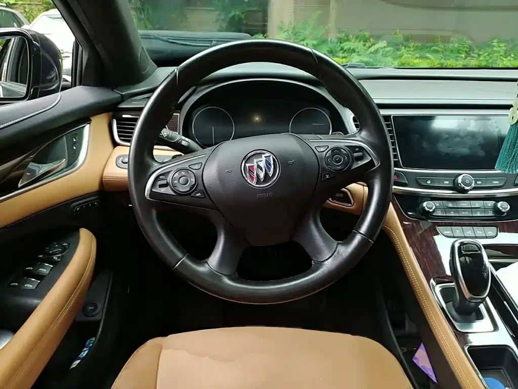 Buick LaCrosse — миниатюра 3