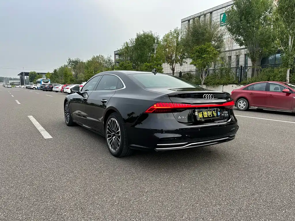 Audi A7L — миниатюра 7