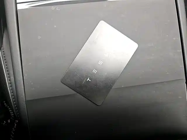 Tesla Model Y L — миниатюра 11