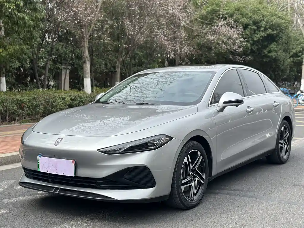 ROEWE D7