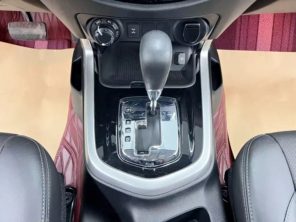 Nissan Terra — миниатюра 15