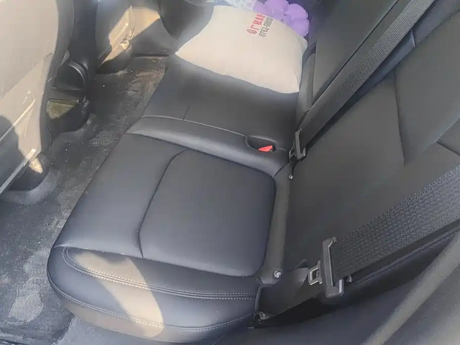 Tesla Model Y — миниатюра 11