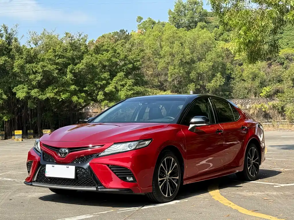 TOYOTA CAMRY