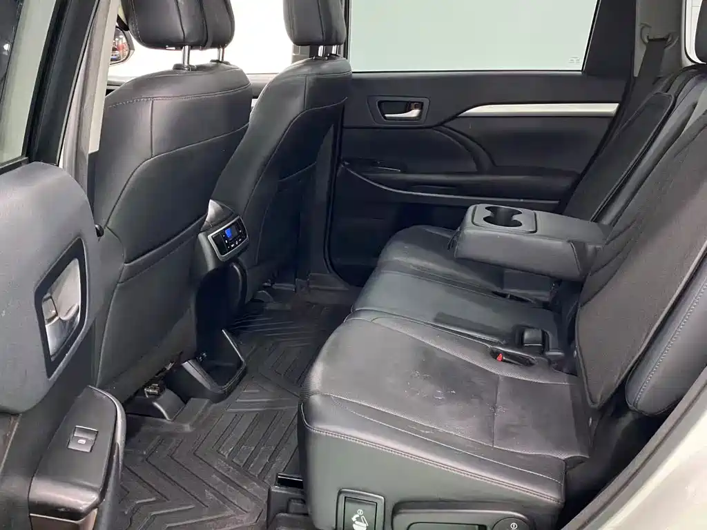 Toyota Highlander — миниатюра 5