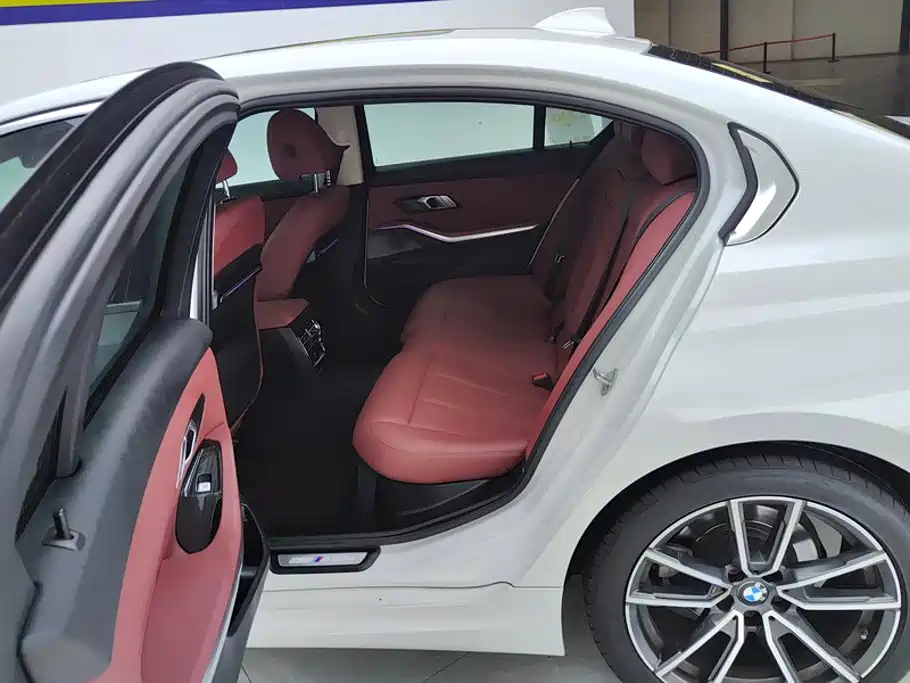 BMW 3 Series — миниатюра 11