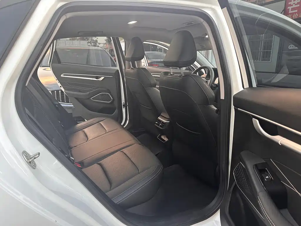 Geely Emgrand — миниатюра 11