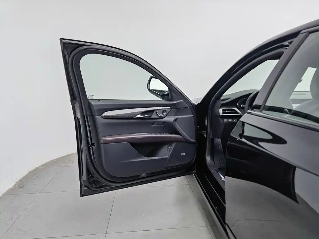 Cadillac CT6 — миниатюра 8