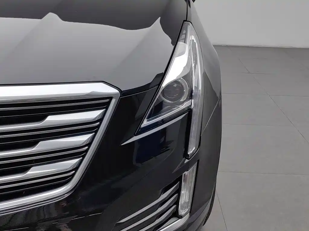 Cadillac XT5 — миниатюра 7