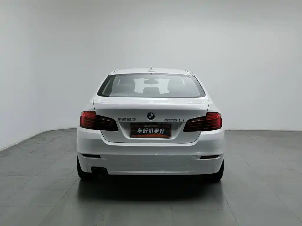 BMW 5 Series — миниатюра 4