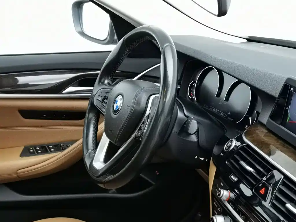BMW 5 Series — миниатюра 22
