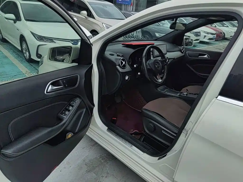 Mercedes-Benz B-Class — миниатюра 12