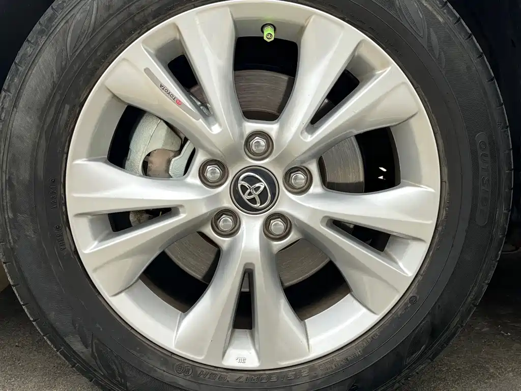 Toyota IZOA — миниатюра 12