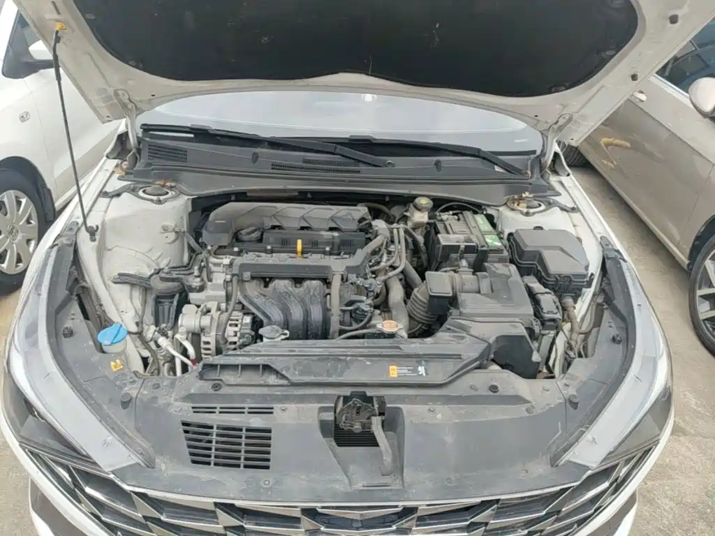Hyundai Elantra — миниатюра 20