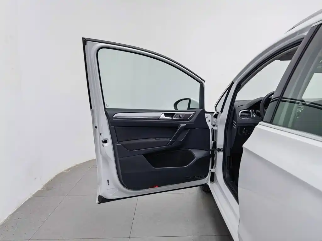 Volkswagen Golf Sportsvan — миниатюра 8