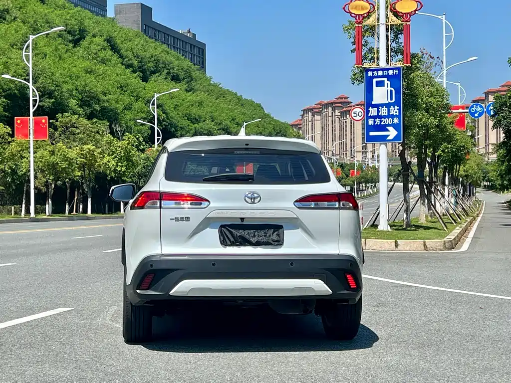 Toyota Corolla Cross — миниатюра 8