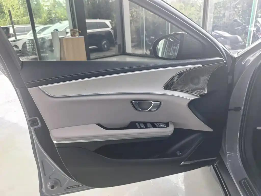 BYD Han — миниатюра 5